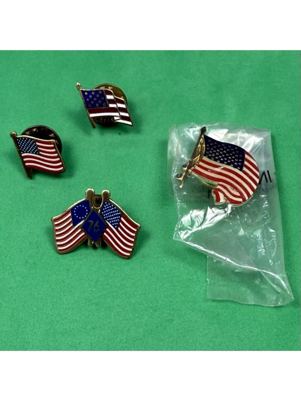 Lot 4 American Flag Lapel Pins Pinbacks Bicentennial Spirit of 76 Patriotic EUC